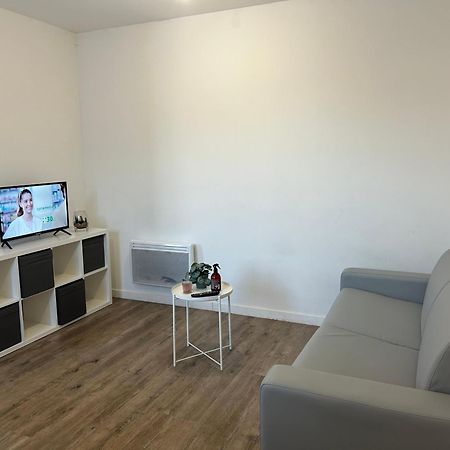 Superbe Studio Meuble Avec Parking Мобёж Экстерьер фото