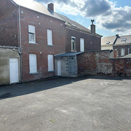 Superbe Studio Meuble Avec Parking Мобёж Экстерьер фото