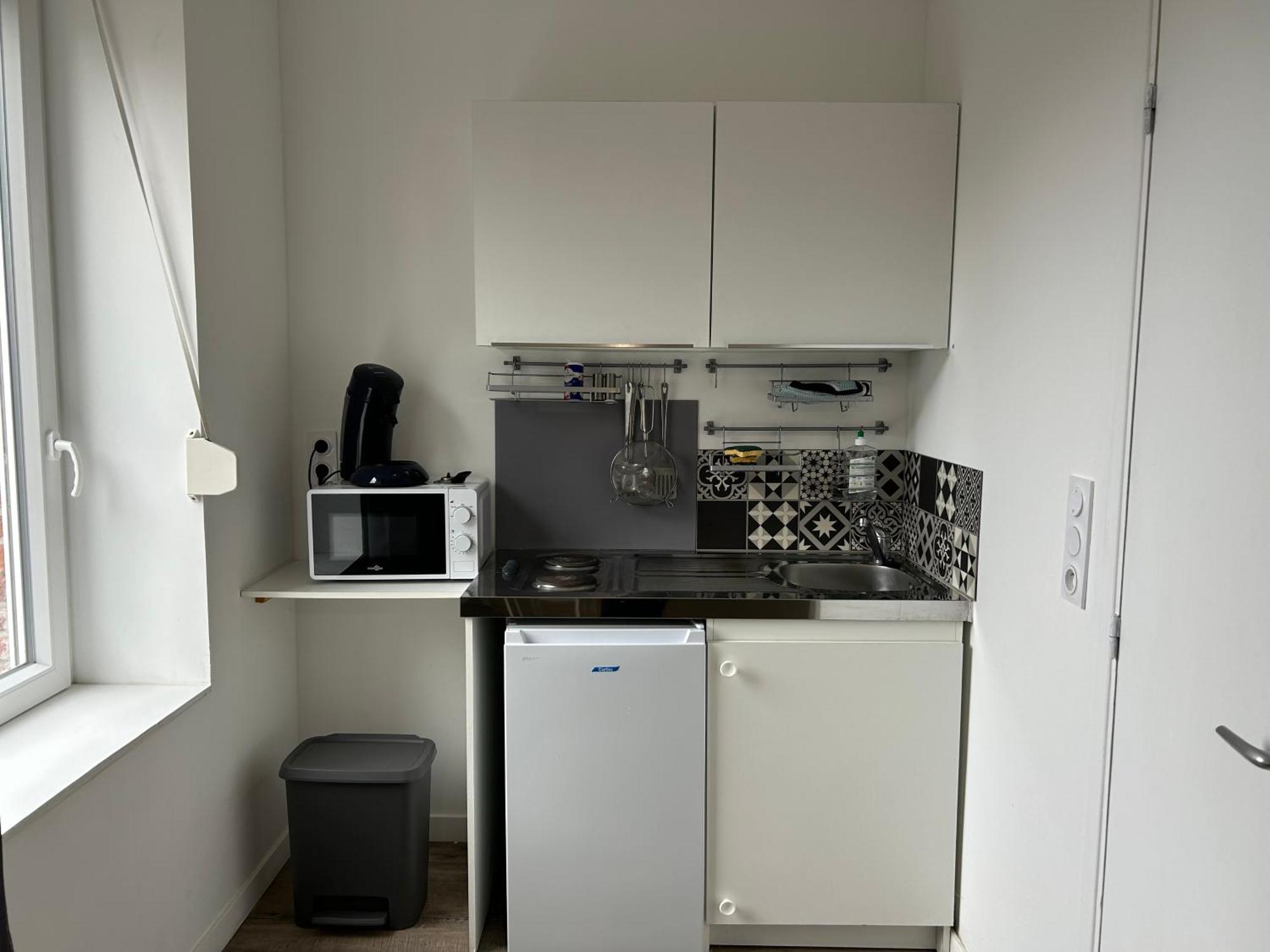 Superbe Studio Meuble Avec Parking Мобёж Экстерьер фото